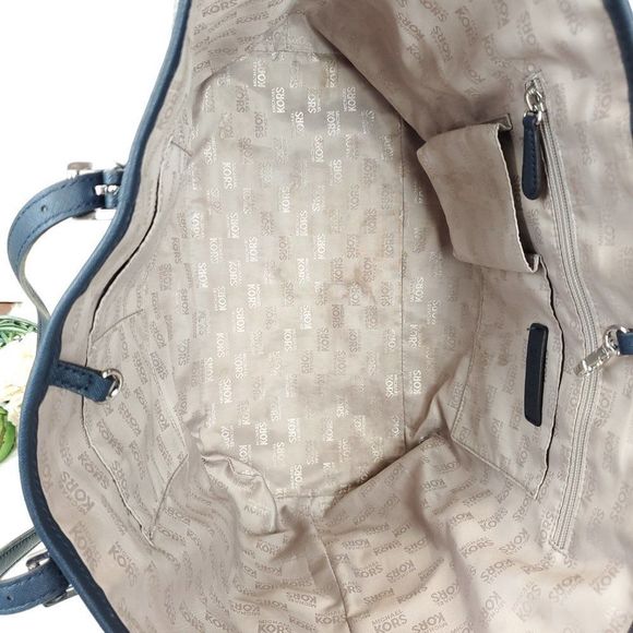 Michael Kors Jet Set Travel Large Carry All Navy Tote with Matching Wallet - Picture 14 of 16